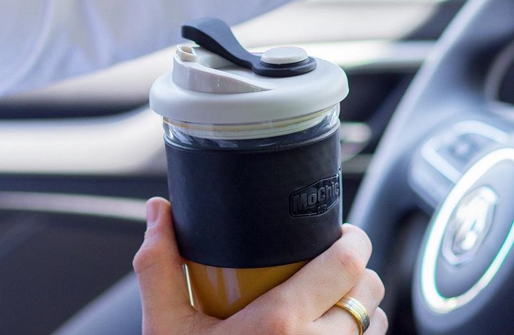 travel mug is solution for keep coffee warm