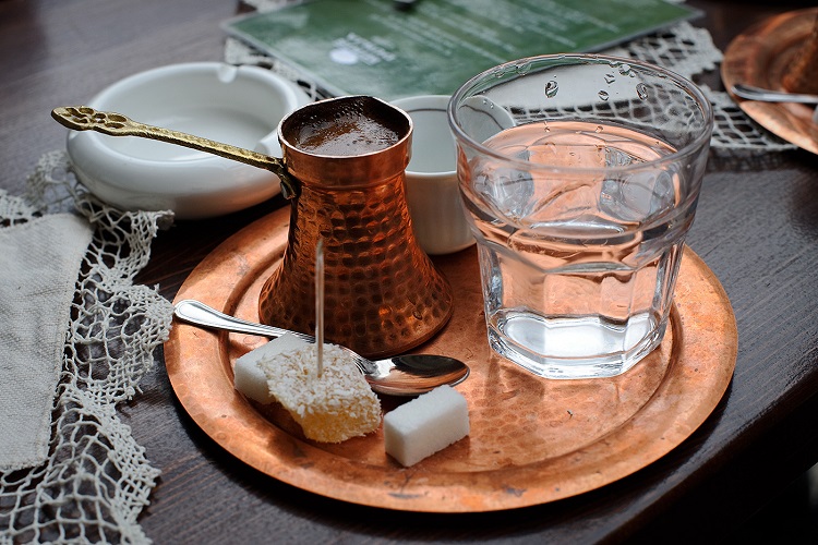 How to serve Turkish coffee